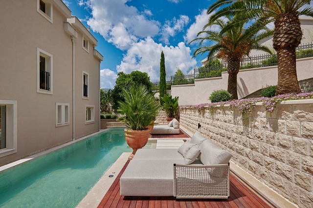 5★ Boutique-Hotel und Luxusvilla in erster Meereslinie zum Verkauf – Kotor, Dobrota — photo 4